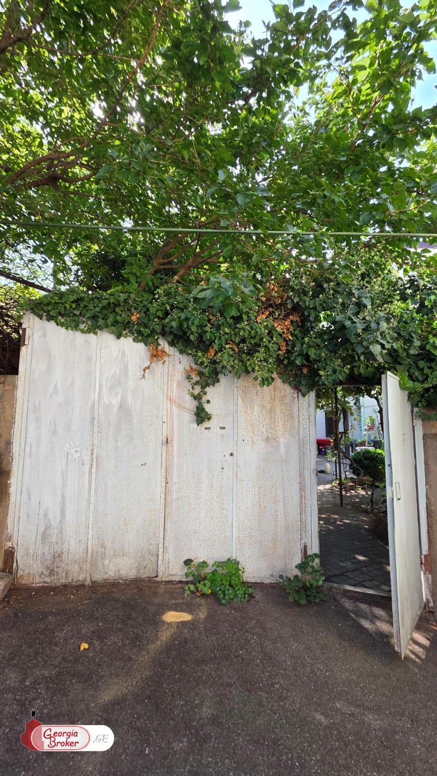 old repaired 4-room house for sale